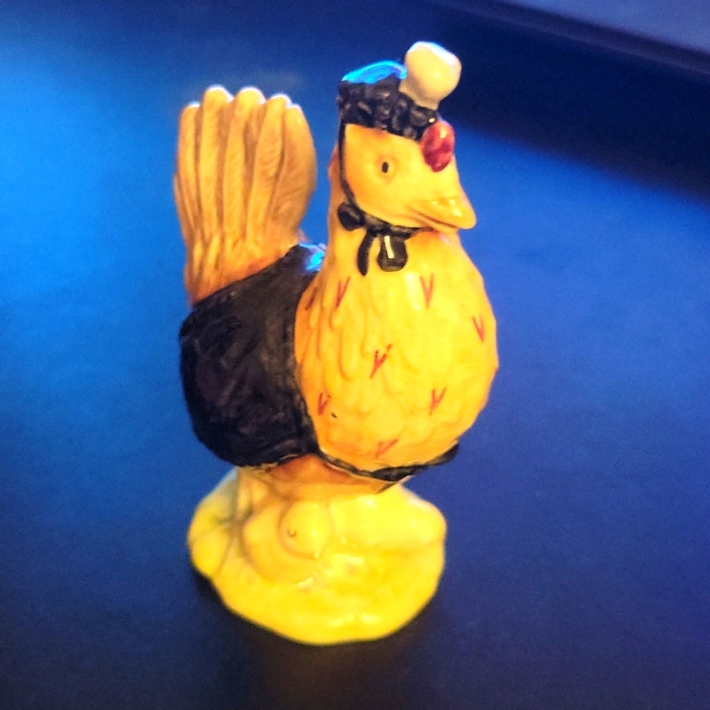 RARE BESWICK BEATRIX POTTER FIGURE - SALLY HENNY PENNY